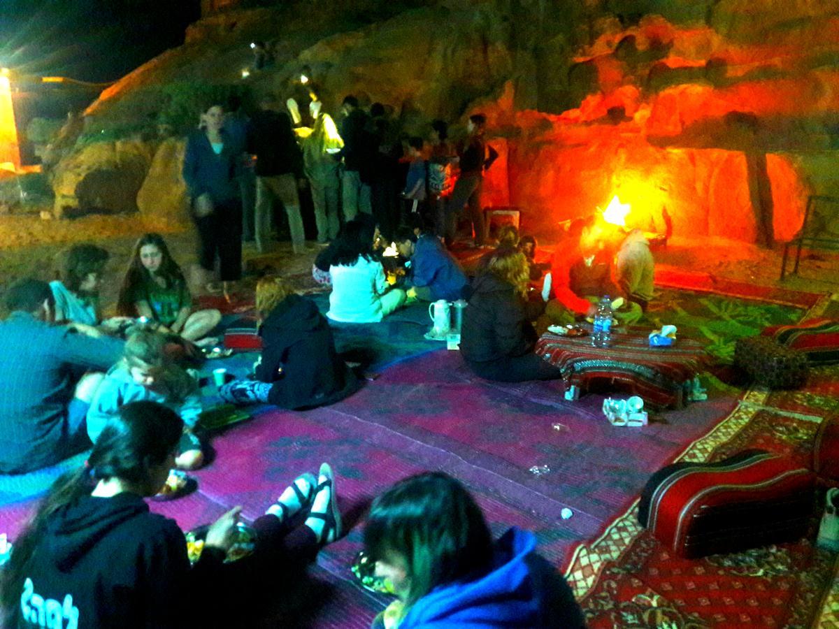 7 Pillars Camp & Jeep Tour In Wadi Rum Desert Zewnętrze zdjęcie