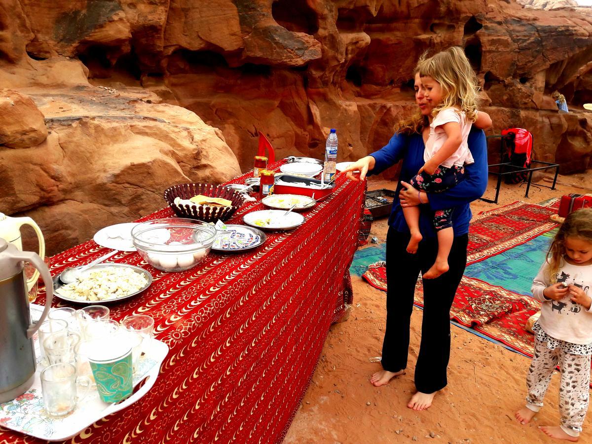 7 Pillars Camp & Jeep Tour In Wadi Rum Desert Zewnętrze zdjęcie