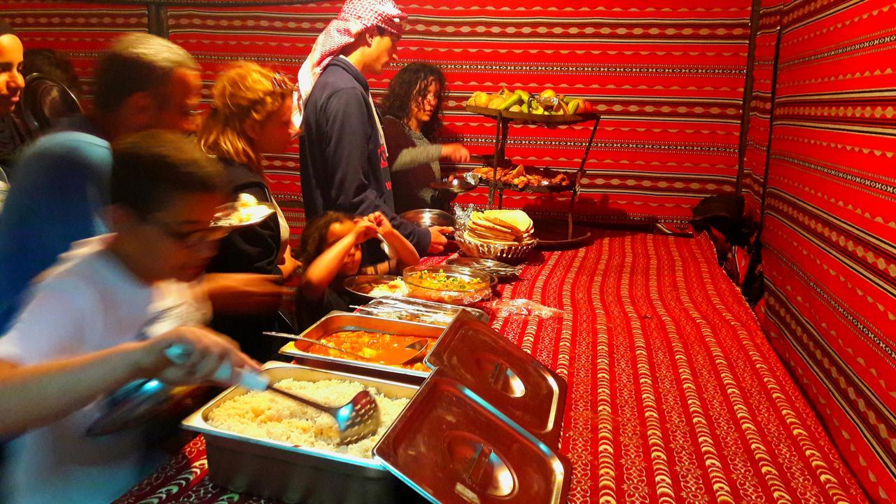 7 Pillars Camp & Jeep Tour In Wadi Rum Desert Zewnętrze zdjęcie