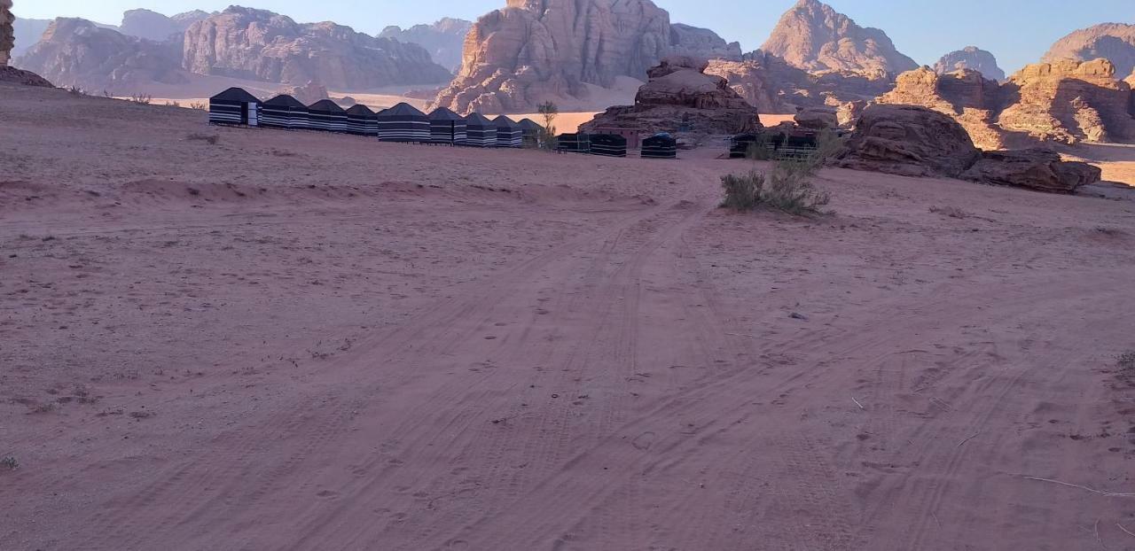 7 Pillars Camp & Jeep Tour In Wadi Rum Desert Zewnętrze zdjęcie